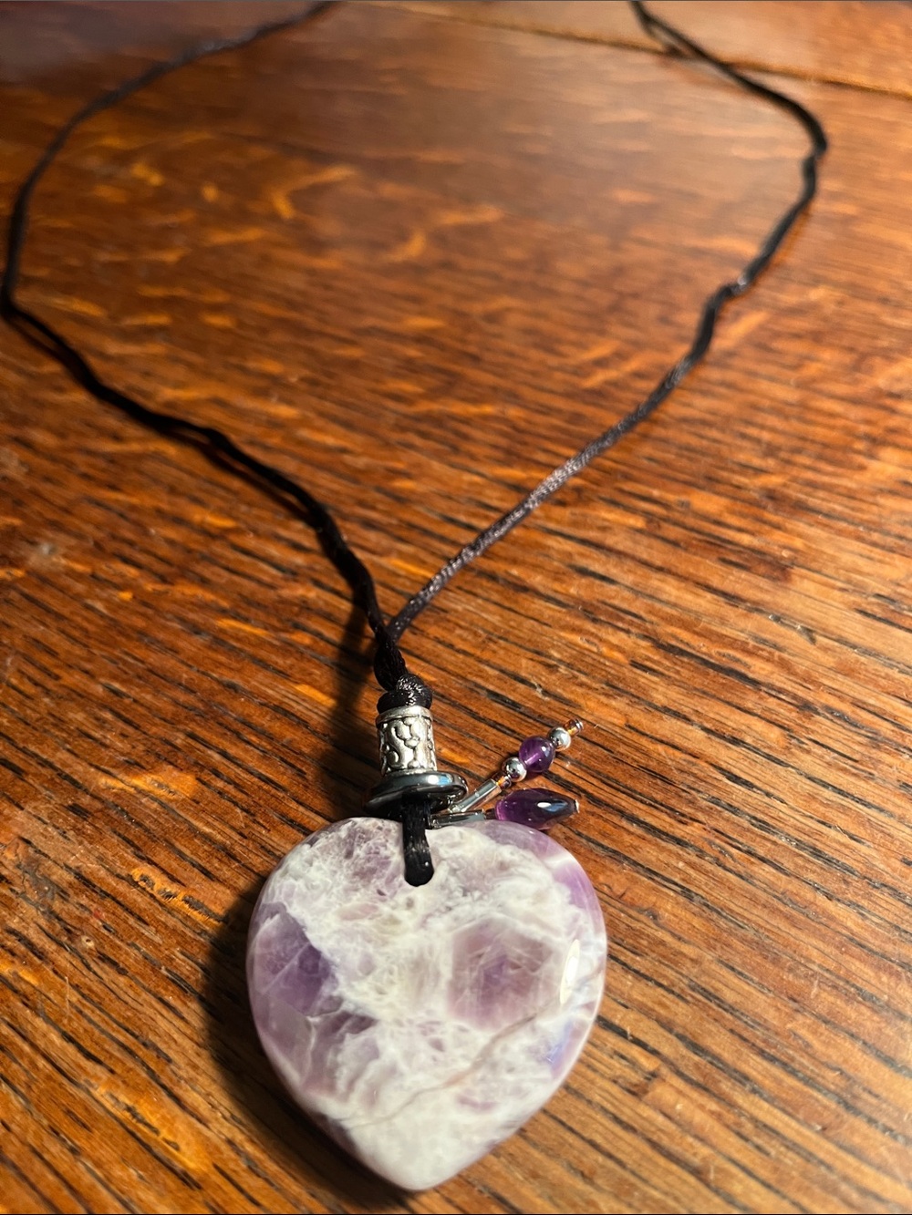 Heart-Shaped Amethyst Pendant Necklace in Purple and White